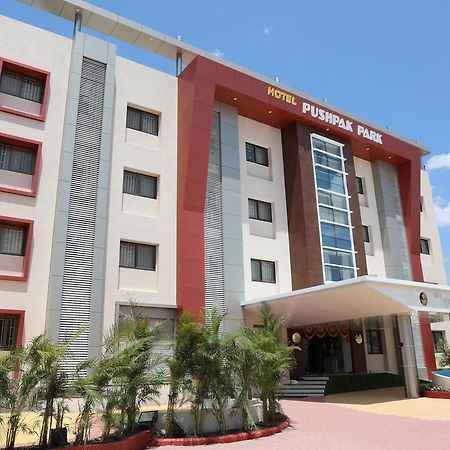 Hotel Pushpak Park Osmanabad Exterior foto