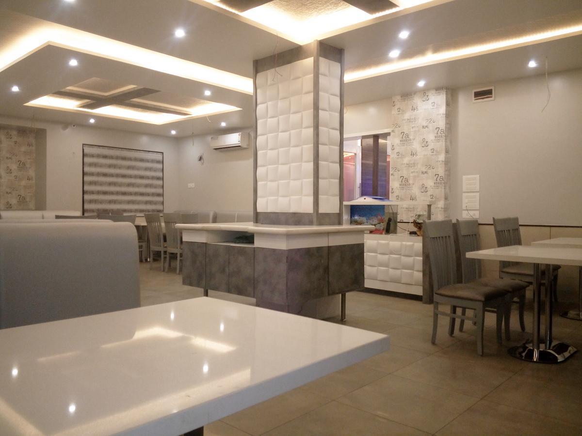 Hotel Pushpak Park Osmanabad Exterior foto